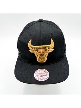 Mitchell Ness Chicago Bulls Gold Metallic Snapback Hat OS